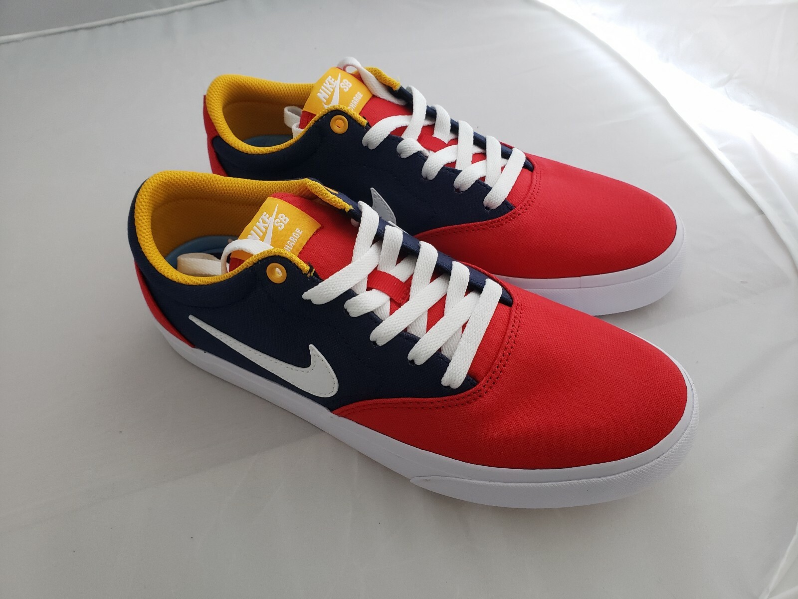 yellow nike skate shoes