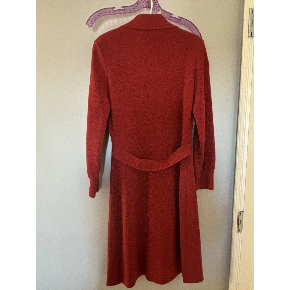 Vestido midi rojo abotonado 100 % lana vintage de Cisanella Foto 4 de 4