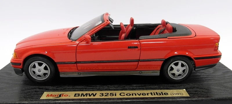 Maisto 1/18 Scale Diecast 31812 - BMW 325i Convertible - Red - Image 3 of 4