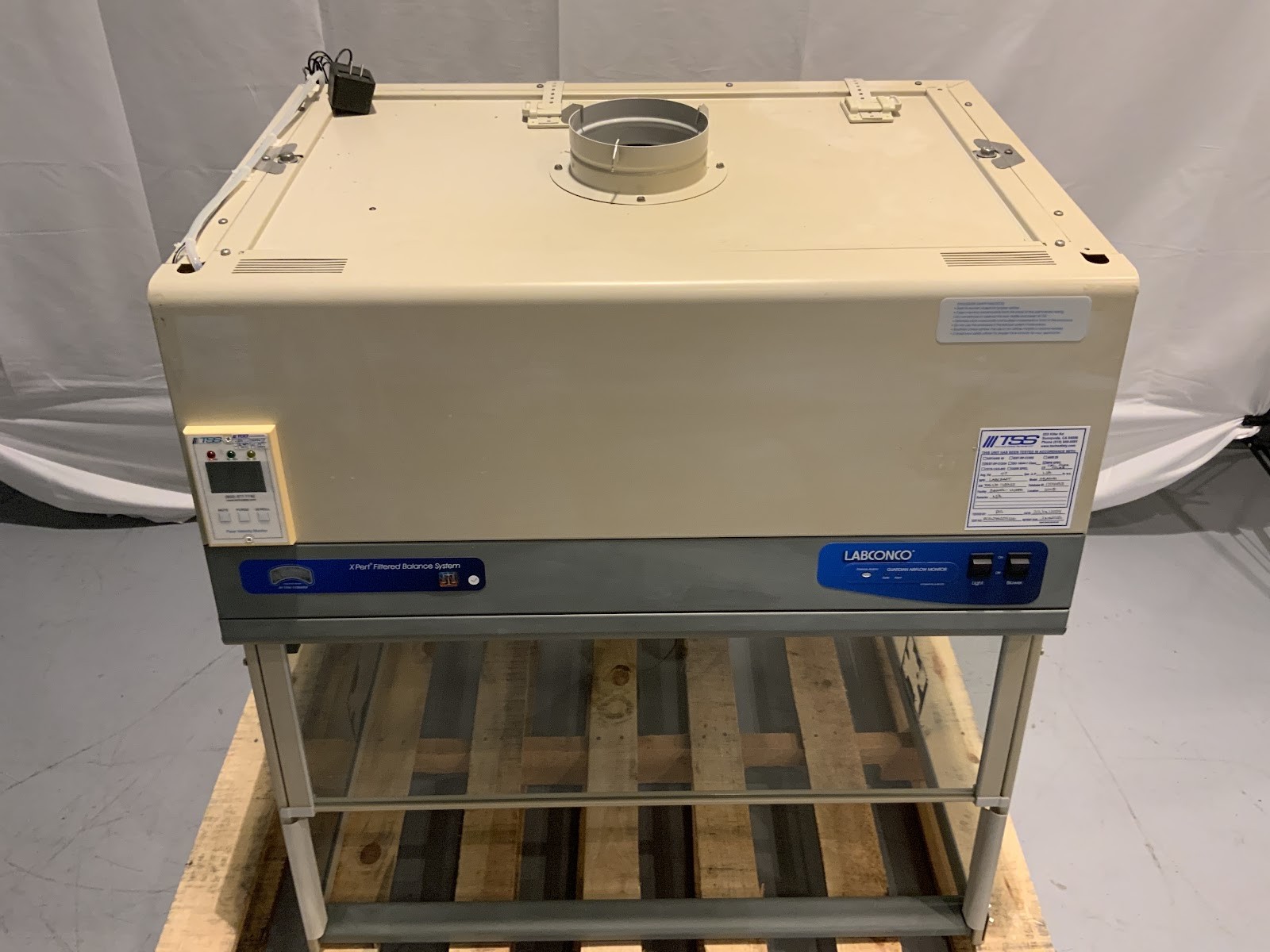 Labconco 3' XPert Filtered Balance System 3950301 With Guardian Airflow Monitor