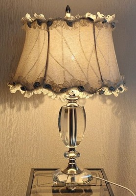 Laura Ashley Kristall Tischlampe hellgrauer Schirm 66 cm hoch