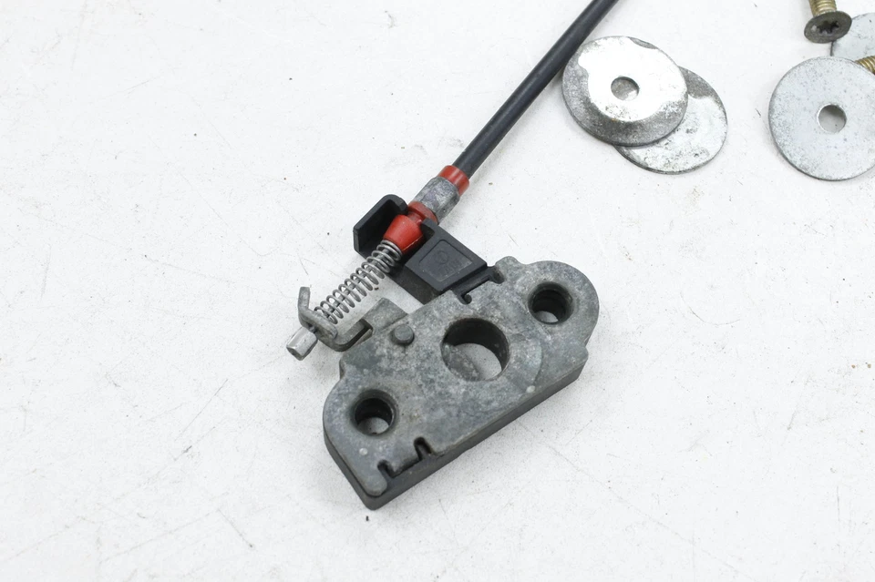 02-04 TRIUMPH SPRINT CONJUNTO DE BLOQUEO DE PESTILLO ASIENTO TRASERO PASAJERO Foto 2 de 4