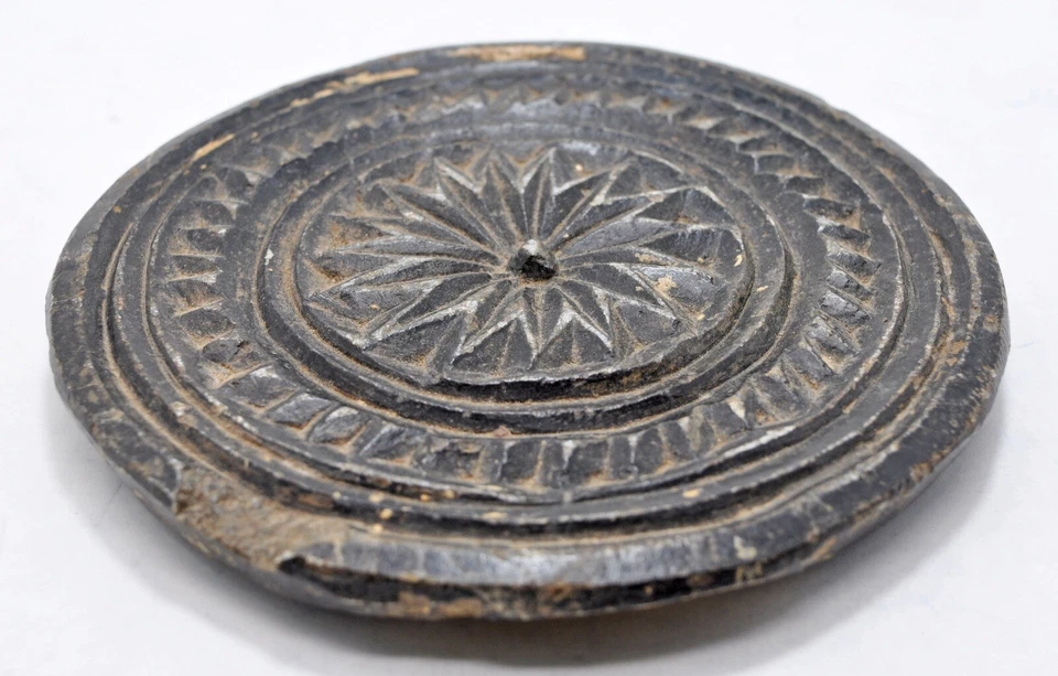 Antiguo molde para hacer dulces utensilios de cocina de piedra negra original tallado a mano Foto 2 de 4