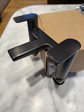 Anthracite bath and sink taps