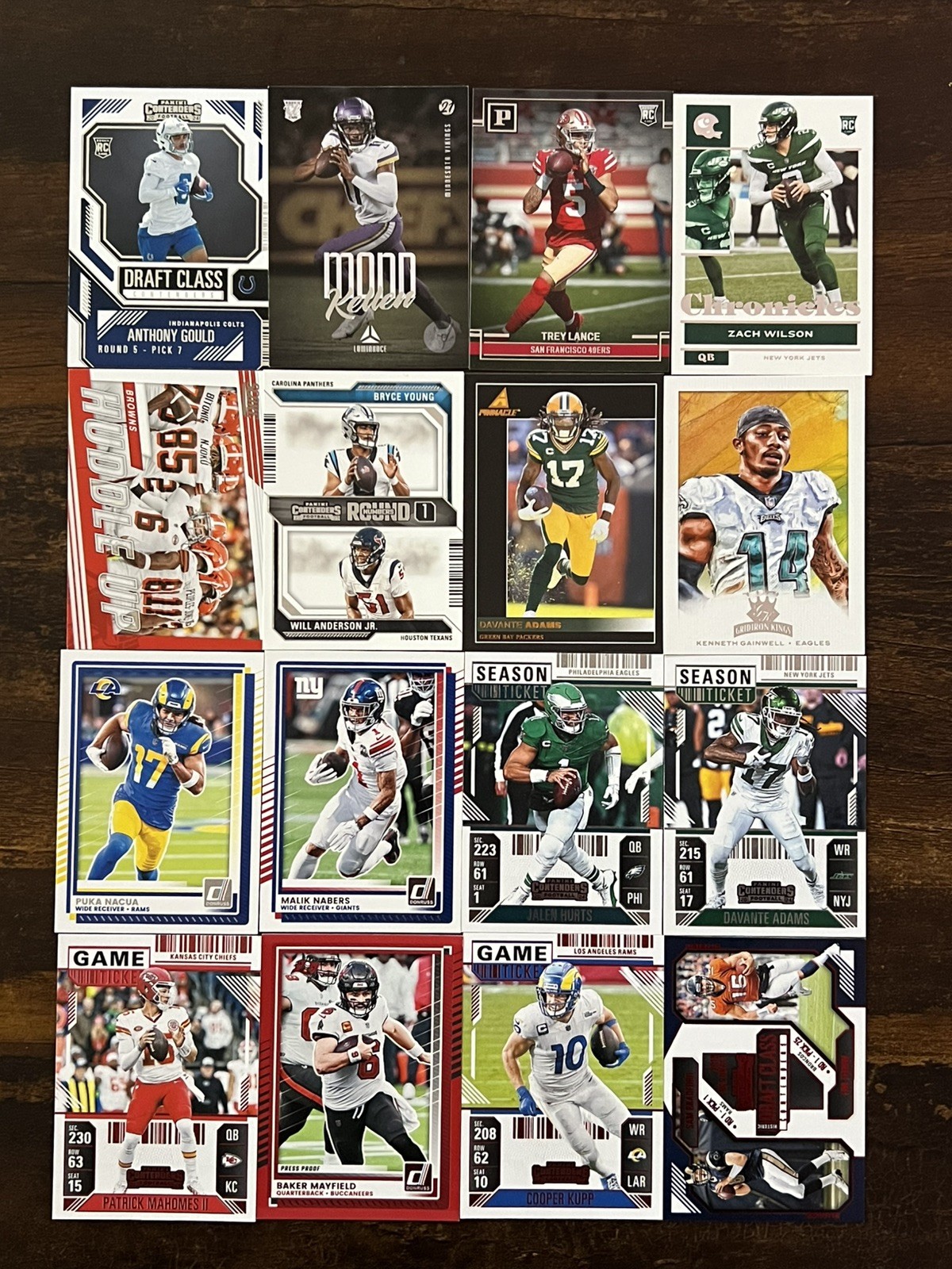 NFL Mystery Pack – 10 Cards – 3 Rookies & Insert Guaranteed – 2021–2025