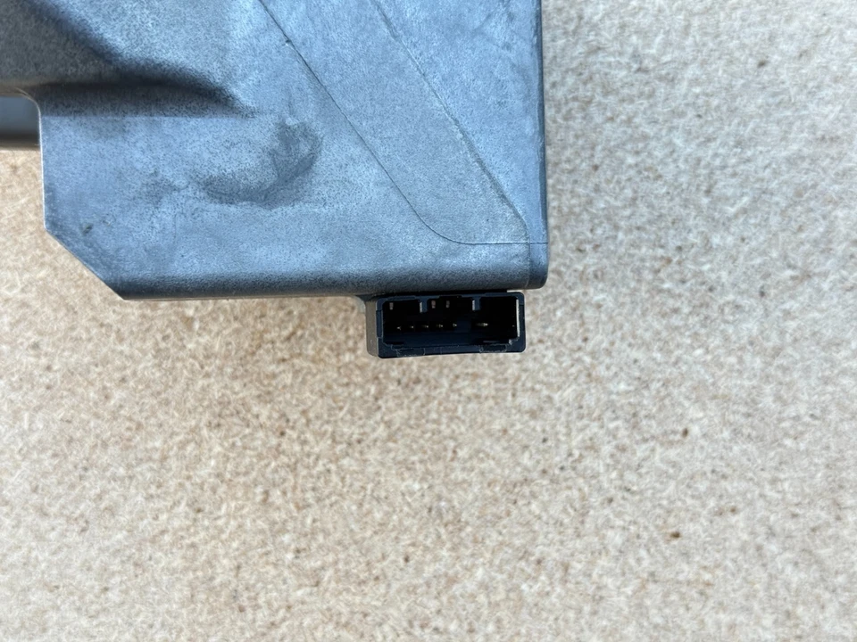 Toyota Sienna 2015-2020 columna de dirección bloqueo de encendido OEM 45020-05-3 Foto 2 de 4