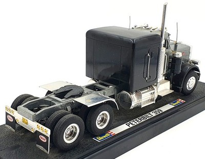 【美品】REVELL 1／24 ピータービルド　359 ロードトレイン Revell 1/24 Scale 08891 - Peterbilt 359 Truck - Black/ Bare Metal