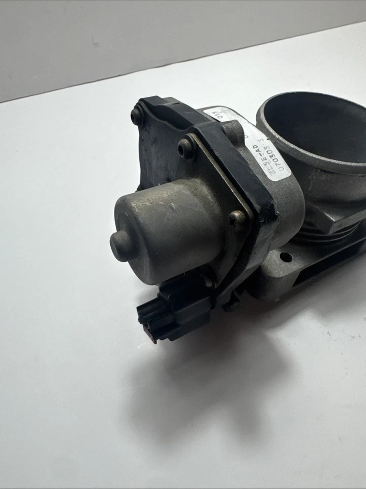 Conjunto de carrocería del acelerador Mercury Grand Marquis 2003-2005 4,6 L V8 OEM 3L5E-AD Foto 3 de 4