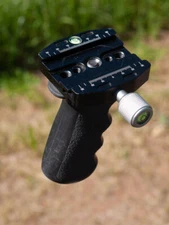 HAND GRIP ARCA SWISS MOUNT FOR TELEPHOTO - OM SYS, LUMIX, SIGMA, FUJI, TAMRON