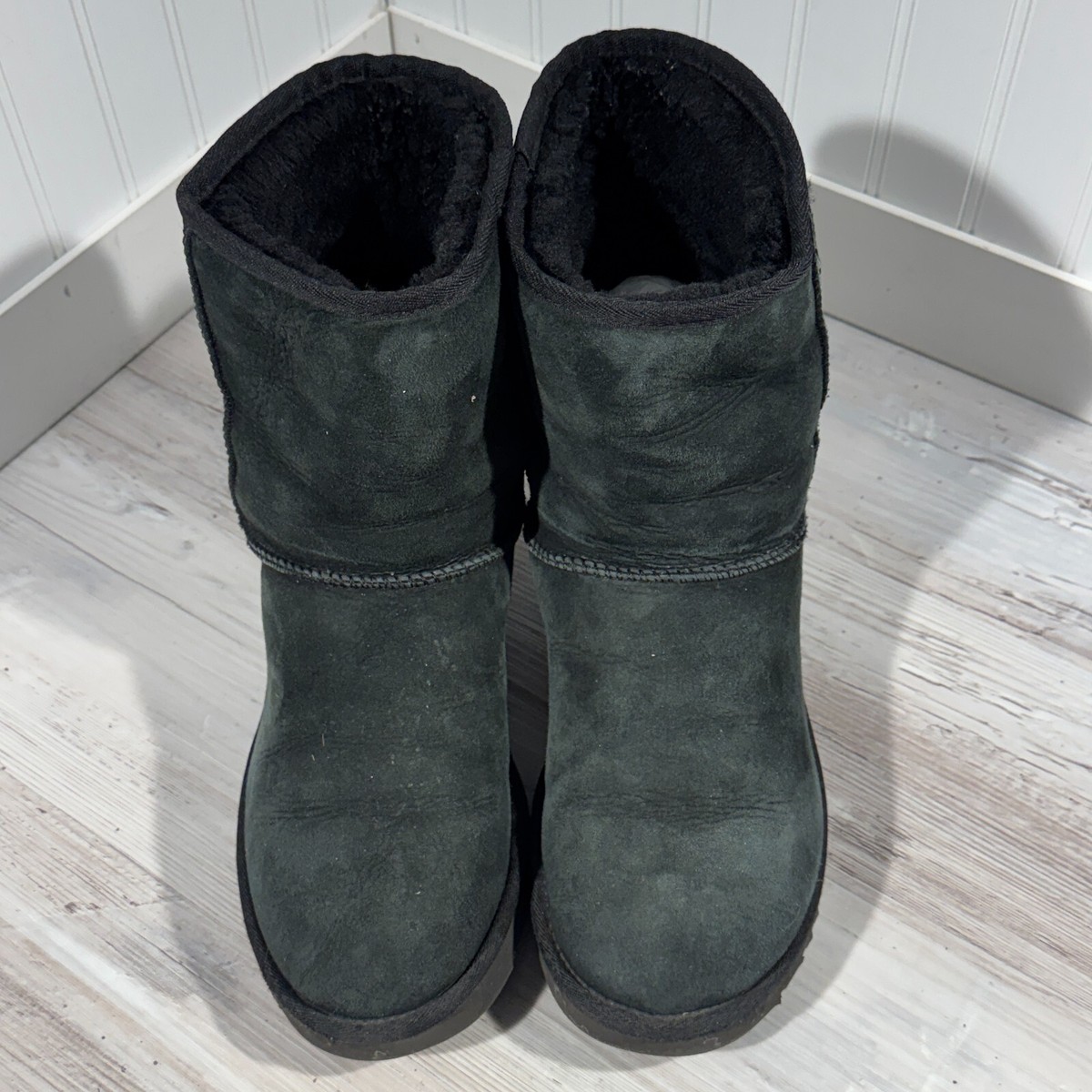 UGG Classic Short II Black Women's Boots Size 10 Model