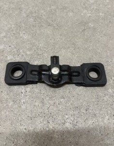 3C9 827 507 Schließbügel Schließplatte Fanghaken Heckklappe Passat B7 365