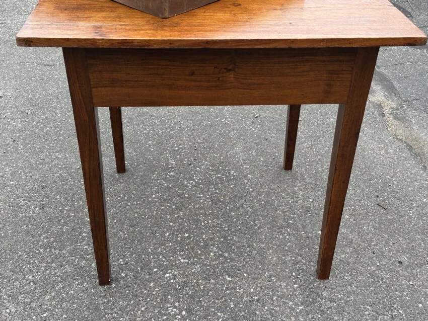 Soporte original de abedul y pino de Nueva Inglaterra temprana c1825 proporciones inusualmente generosas Foto 4 de 4