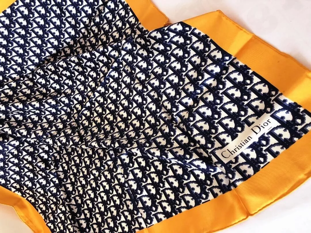 Foulard Christian Dior vintage motif trotteur soie jaune du Japon authentique