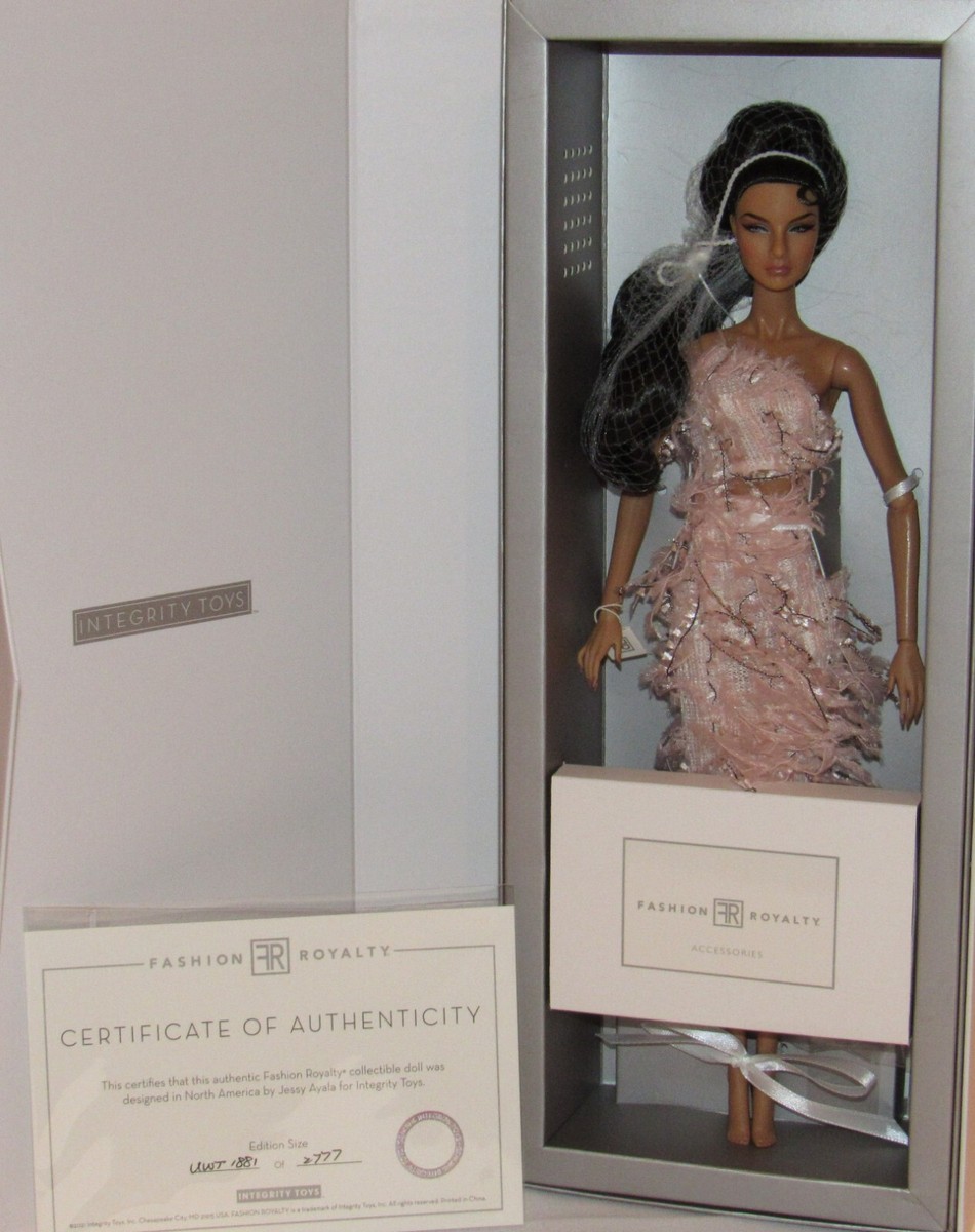 Fashion Royalty Agnes Von Weiss Up With A Twist Doll 2022 NRFB with