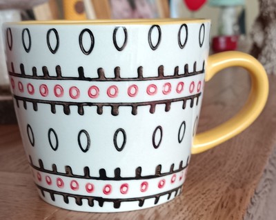 Steingut Becher handbemalt Tasse Azteken Design gelb schwarz rot weiß Kaffee Tee