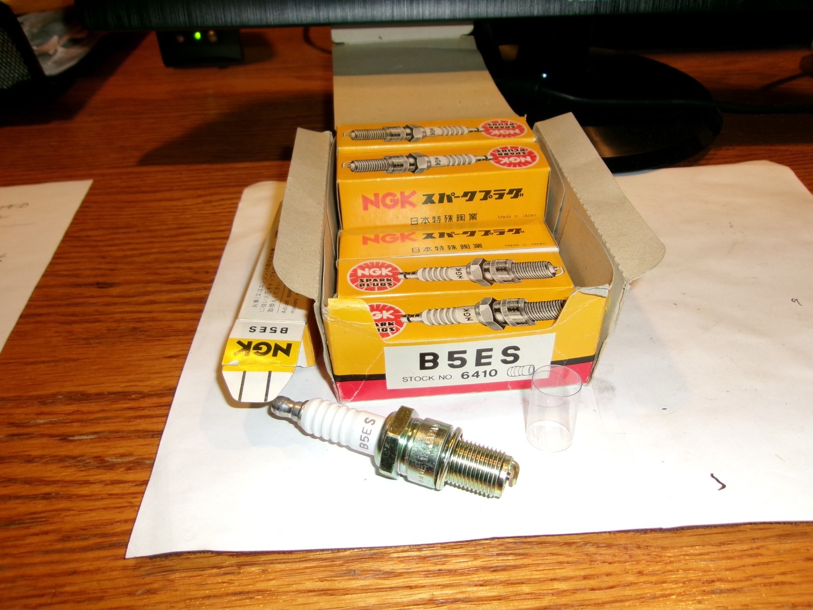 8 EIGHT NGK B5ES 6410 SPARK PLUGS   31.92  3.99 EACH  FREE SHIPPING