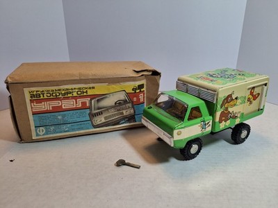 Радуга Vintage Wind-up Ural Truck Prostokvashino with Box and Key Soviet