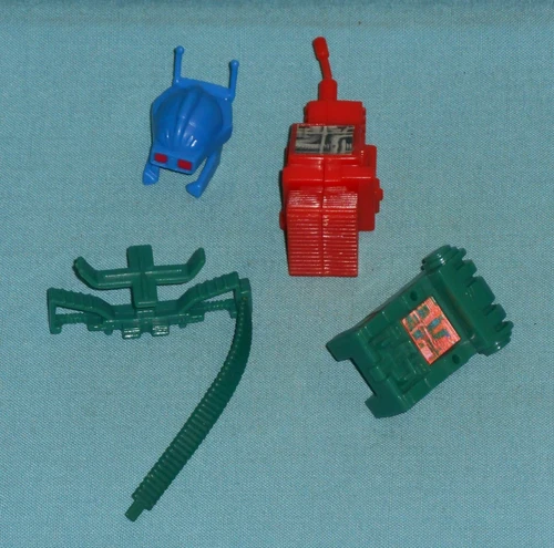 vintage G.I. GI JOE gijoe LIGHTFOOT PARTS WEAPONS LOT helmet backpack robot ++