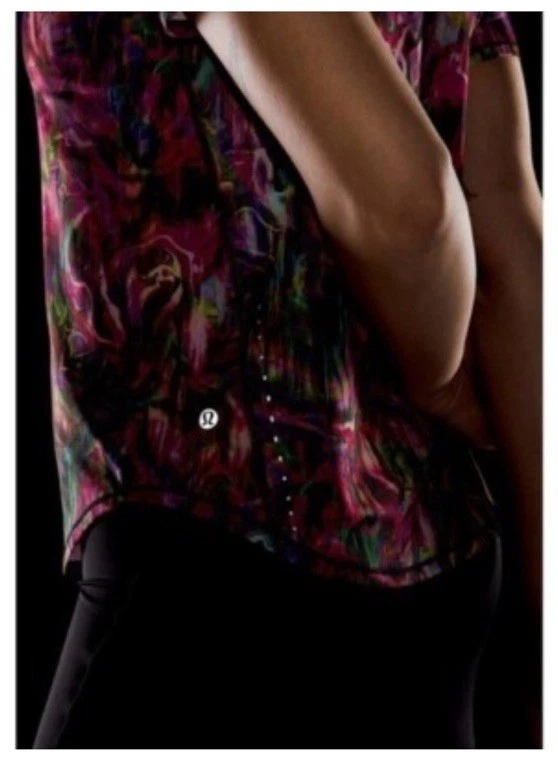 Camiseta Lululemon Cuello Alto Correr y Entrenamiento en Rosa Hyper Flow Multi Talla 8 Foto 2 de 4