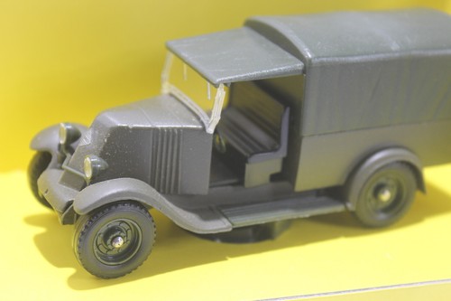 Vintage Solido (France) #6023 Transport Vehicle w Soldier IN BOX Great Condition - Picture 8 of 8