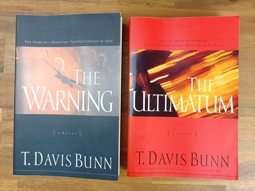 2 x T. Davis Bunn Paperbacks - The Warning + The Ultimatum PB 1998 1999 - 第 1/7 張圖片