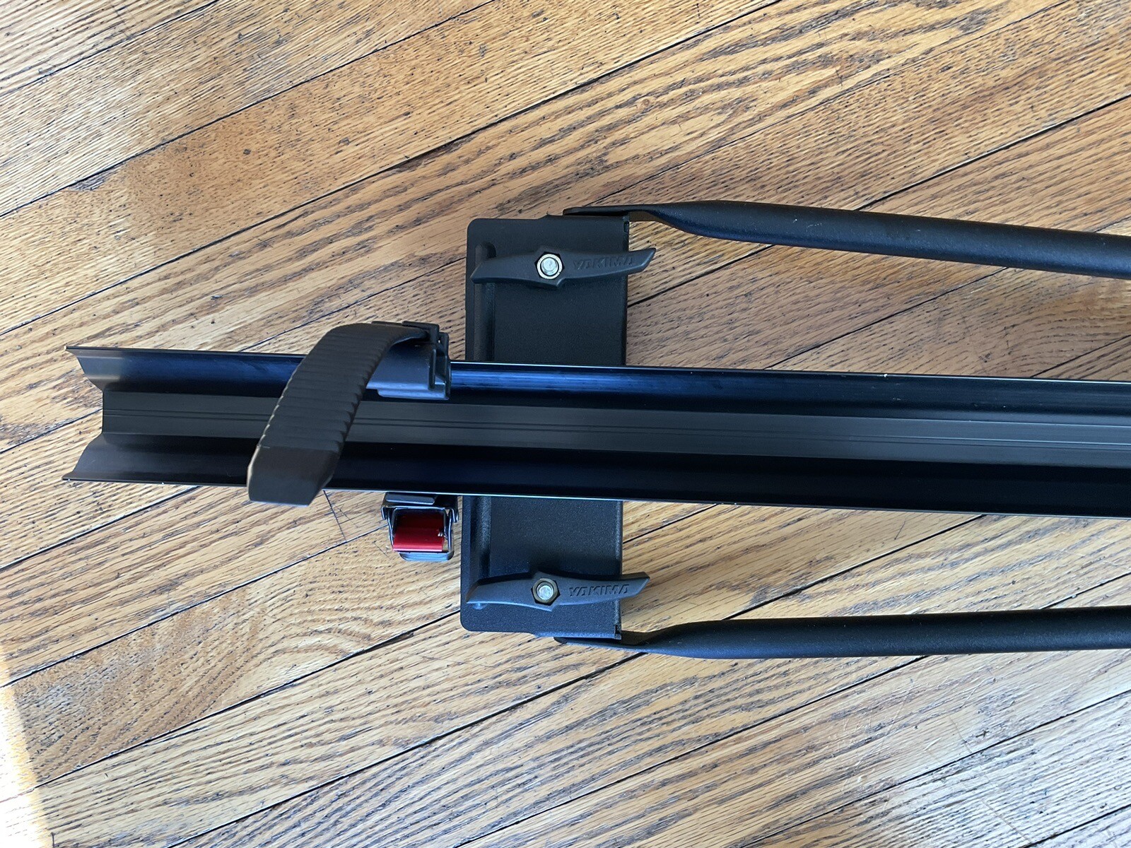 Yakima LockJaw Upright Rooftop Bike Carrier Rack + RoundBar Mounts eBay