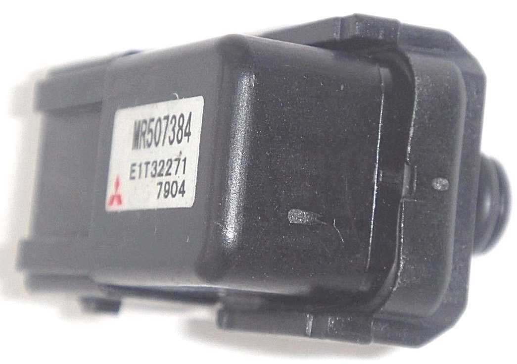 NEW GENUINE/ OEM MR507384 E1T32271 SU6759 5S2106 FUEL TANK  