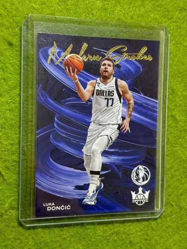 Luka Doncic LÁMINA DORADA COURT KINGS TRAZOS MODERNOS SP 2022 Panini DALLAS MAVERICKS - Imagen 17 de 24