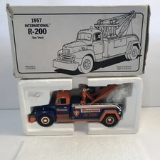 FIRESTONE TIRE SERVICE 1957 INTERNATIONAL R-200 TOW TRUCK WRECKER #19-2231