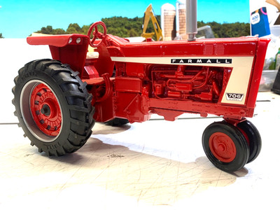 ERTL.1:16th.McCORMICK DEERING FARMALL 706 VINTAGE ROW CROP TRACTOR.FARM.