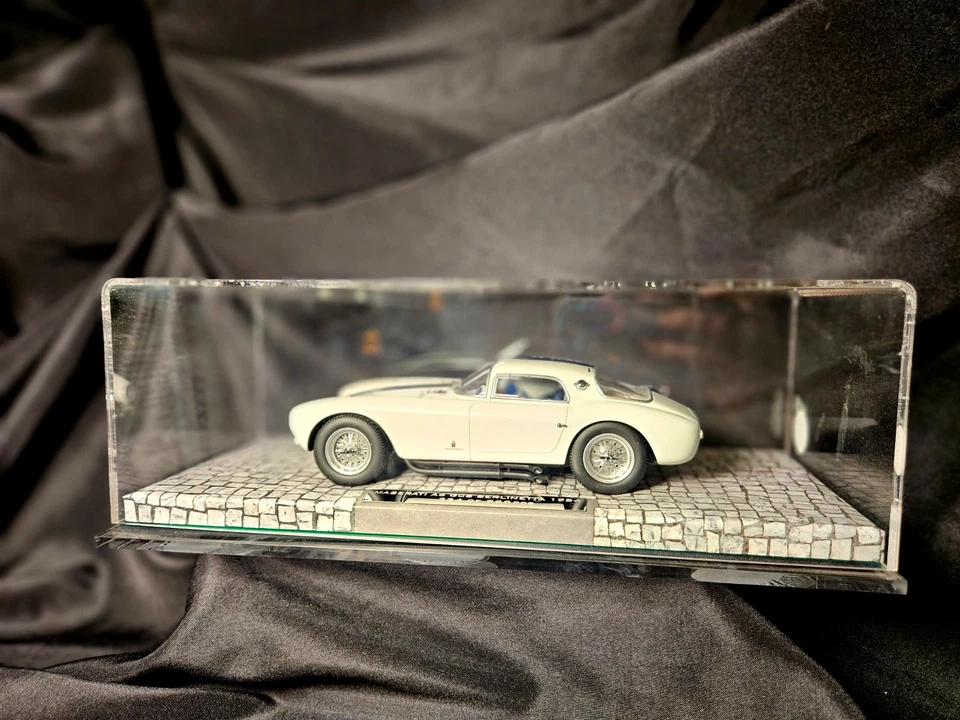 MINICHAMPS 1954 Maserati A6 GCS Berlinetta 1:18th  Scale Inv. #4782 - Image 2 of 4