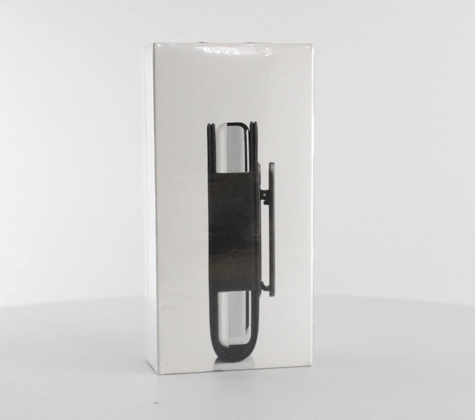 Apple Soft Nylon Carrying Case with Belt Clip for iPod 4th Generation (M9603G/A) - Image 2 of 2