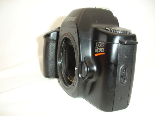 Canon EOS REBEL 35mm SLR Film Camera Body sn1048222 - Picture 3 of 11