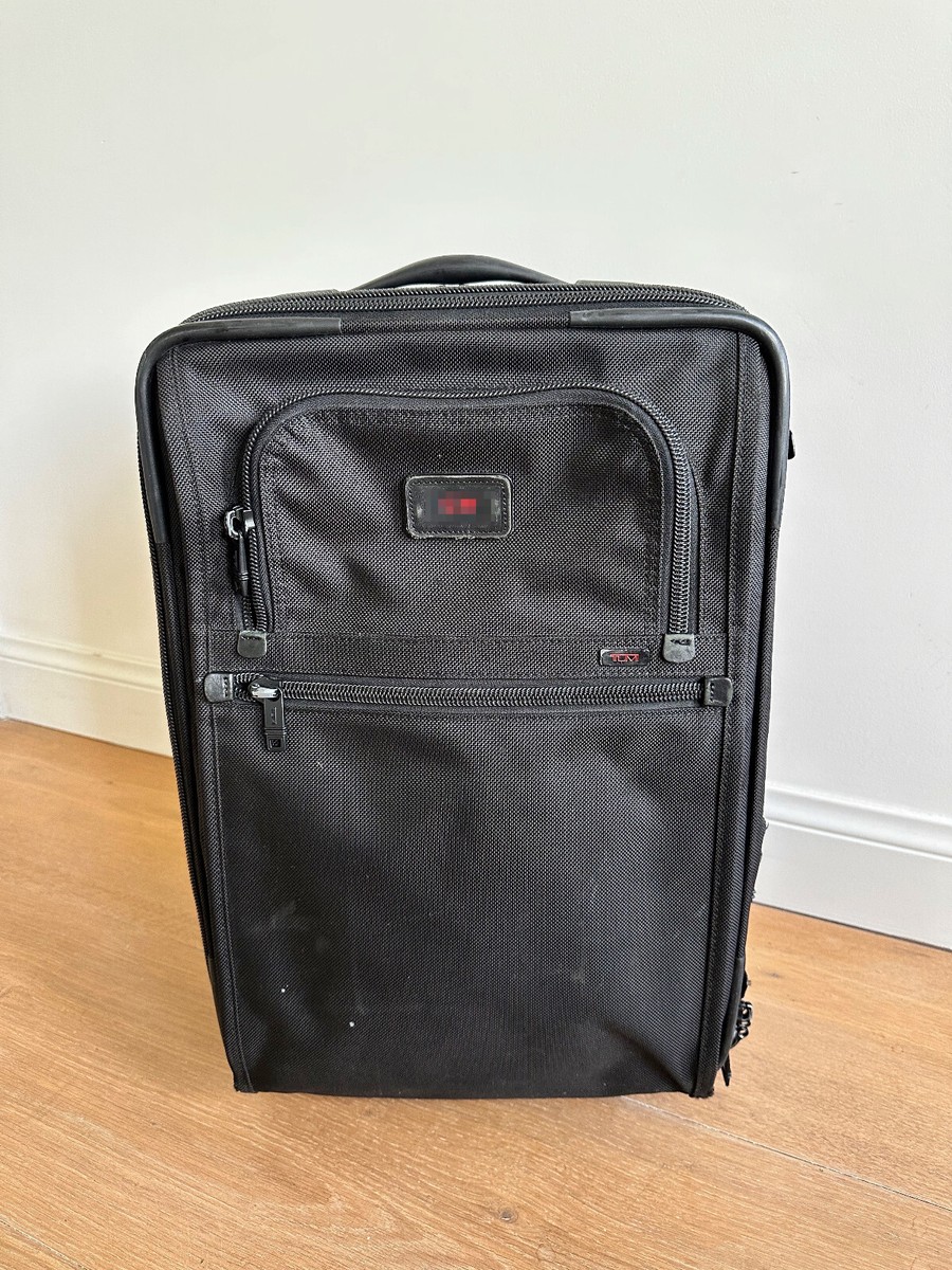 TUMI Alpha インターナショナル キャリーオン 2輪 2ウィール Tumi Alpha 2 International Expandable 2-Wheeled Carry-On | eBay