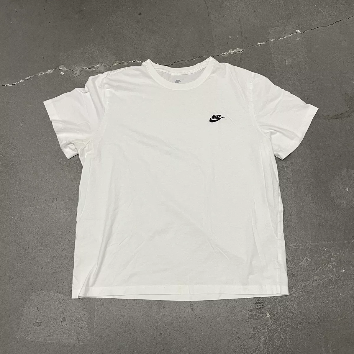 Nike white shop shirt black logo
