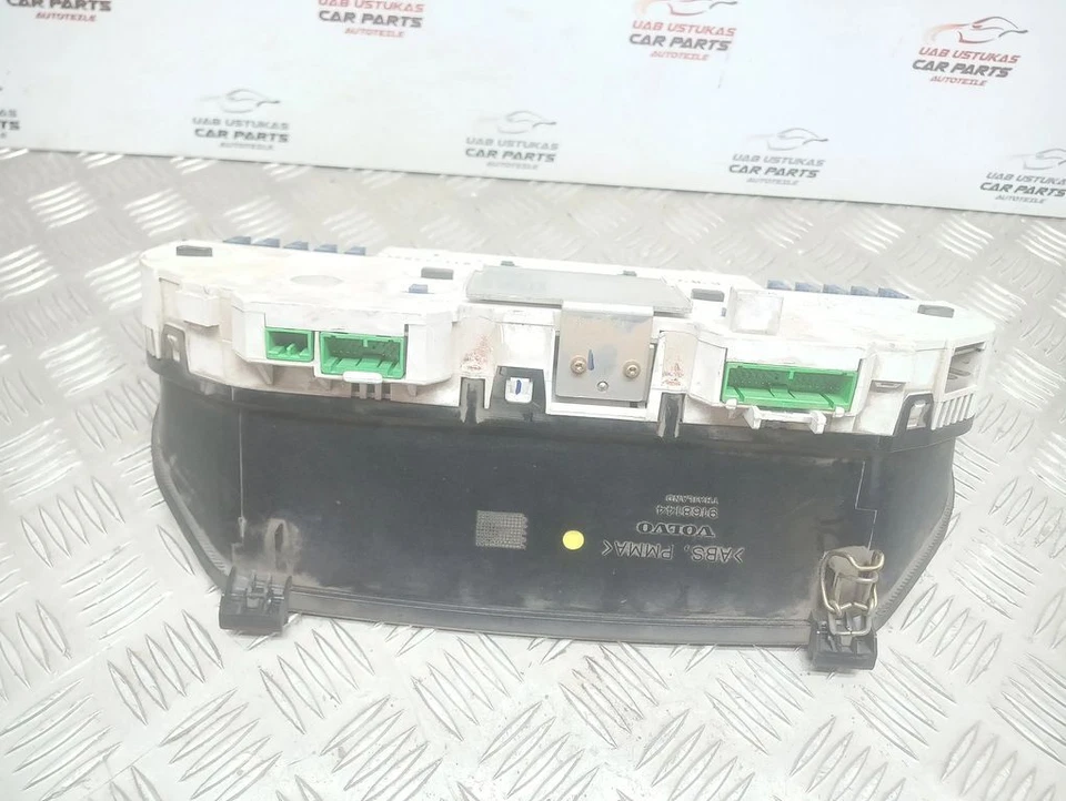 Velocímetro diésel cabina Volvo S70 V70 XC 1998 UST1010 Foto 3 de 4