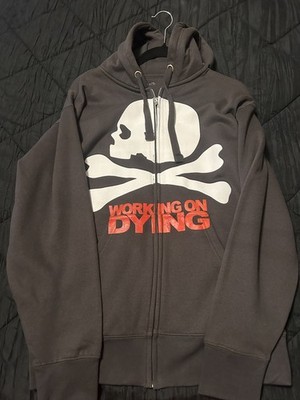 Working ON Dying Full Zip Up Sweatshirt Hoodie SKULL & CROSSBONES Sz Medium