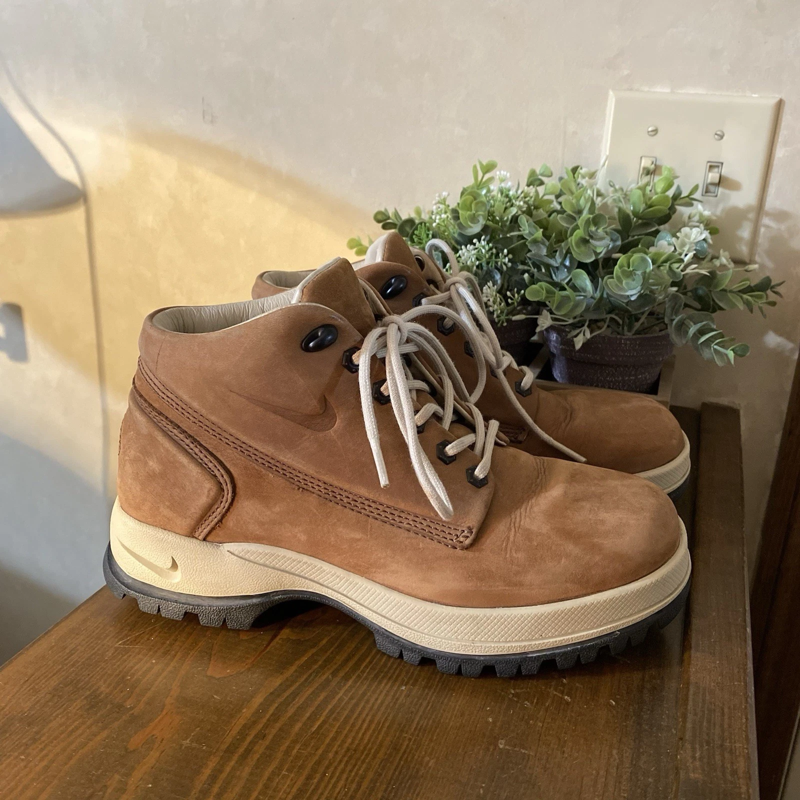 Nike ACG Y2K 03 Vintage Trail Hiking Boot Women’s 8 Tan Brown Suede Leather