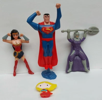 JOUET FIGURINE LOT WONDER WOMAN SUPERMAN AQUAMAN DC COMICS SANS ACCESSOIRE SERIE - Photo 1/2