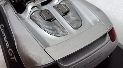 Porsche Carrera GT Silver P.M.G Jahresmodell 2000 1:43