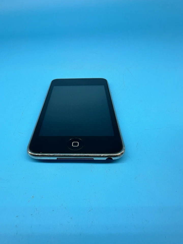 Apple iPod Touch 3rd Generation A1318 32GB, Black/Silver - Tested - Image 3 of 4