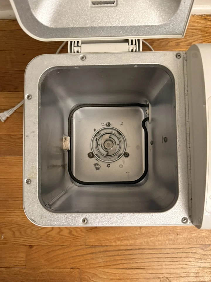 Máquina de pan fresco White-Westinghouse 2 lb WWTR444A - ¡Probada y funciona! Foto 3 de 4