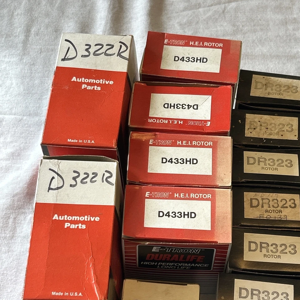 Лот из 73 новых из старых запасов винтажных колпаков и роторов для восстановления распределителя зажигания двигателя - Изображение 2 из 4