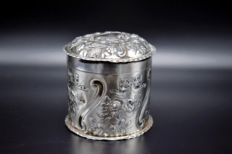 Carrito de té grande victoriano de plata maciza en polvo alrededor de 1890 Foto 3 de 4