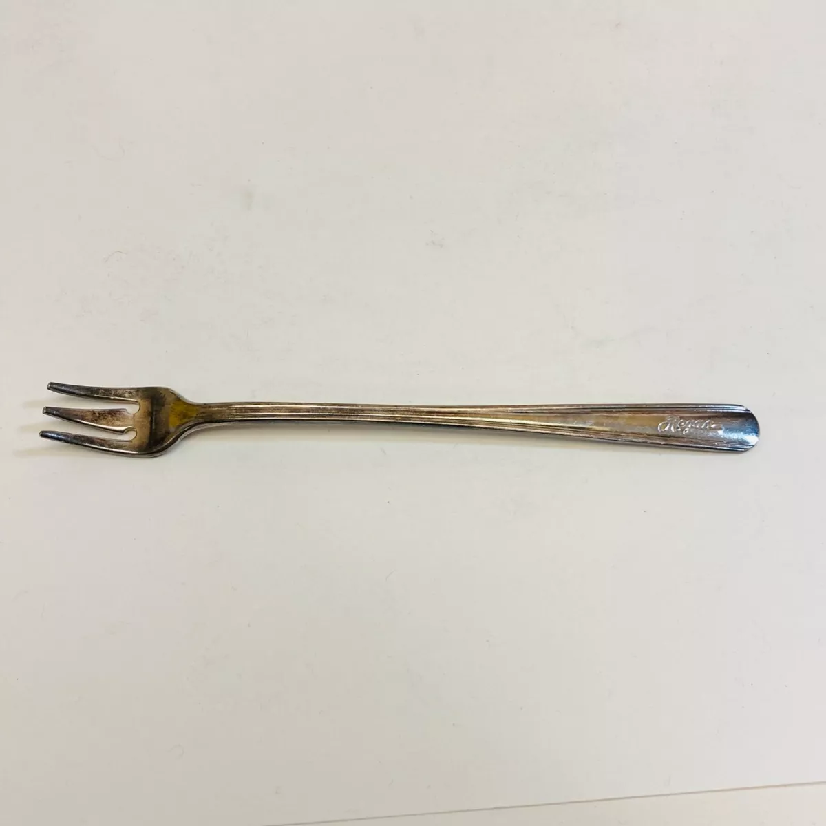 Oneida hotel shop plate fork