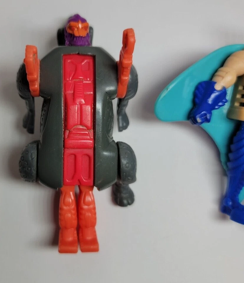 1996 Hasbro Takara Transformers Sting Ray & Rhino transforming action figure 4" - Image 4 of 4