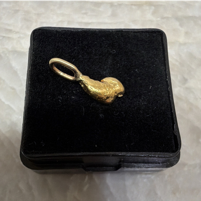 #ad 22k Yellow Gold Asymmetrical Nugget Pendant 0.94g New with Imperfections $250.00