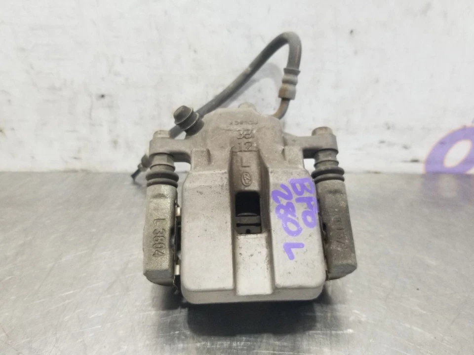 Toyota RAV 4 2018 Limited pinza de freno conductor trasero izquierdo Foto 4 de 4