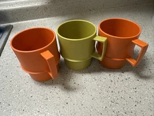 TUPPERWARE 1312 Stackable Coffee Mugs Cups Vintage Set Of 3 Harvest Colors