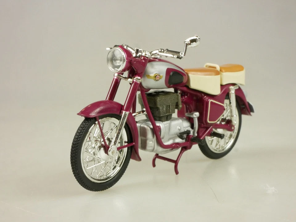 Atlas 1/24 DDR Simson 425 S Motorrad 7168101 + Vitrine in Box 129958 - Bild 2 von 4